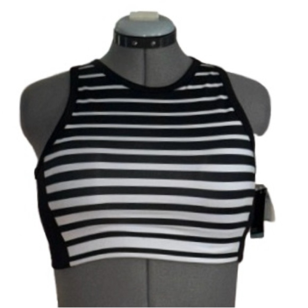 NWT GapFit active crop top, Sz med